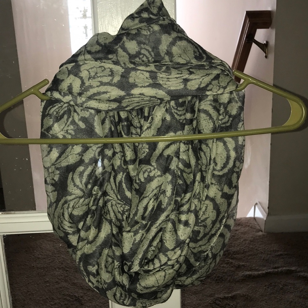 Wrap around scarf